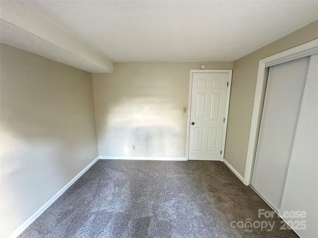 9520 Shannon Green Drive E, Charlotte, NC 28213