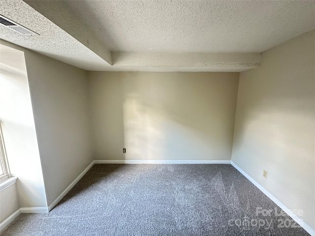 9520 Shannon Green Drive E, Charlotte, NC 28213