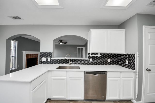 4805 E Columbary Drive, Rosenberg, TX 77471