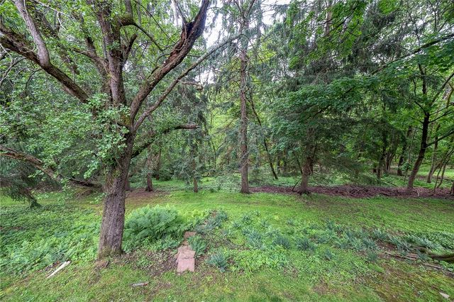 652 Camp Meeting, Bell Acres, PA 15143