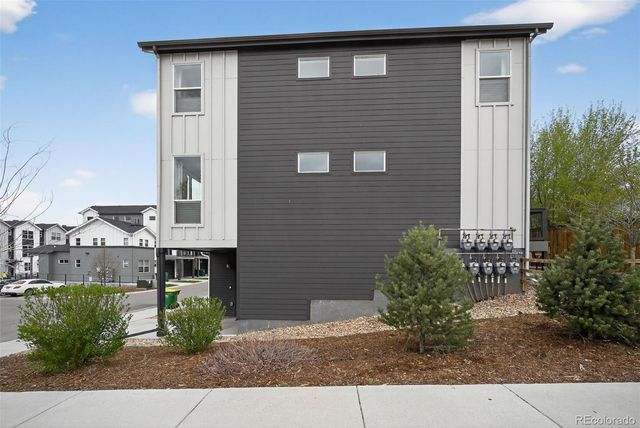 3401 W 63rd Place, Denver, CO 80221