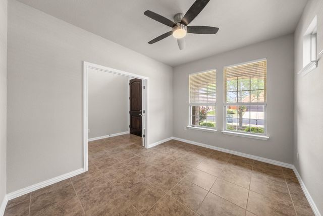 1000 Farm Creek CV, Hutto, TX 78634