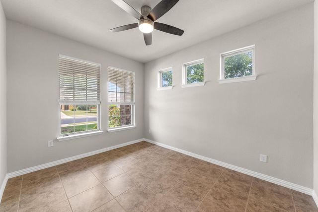 1000 Farm Creek CV, Hutto, TX 78634
