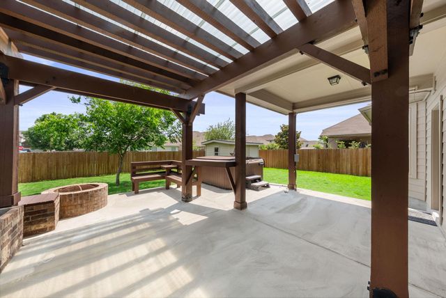 1000 Farm Creek CV, Hutto, TX 78634