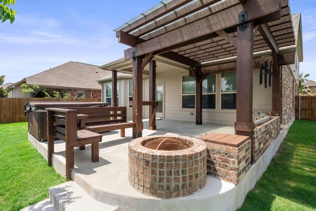 1000 Farm Creek CV, Hutto, TX 78634
