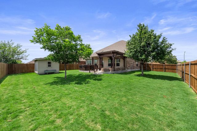 1000 Farm Creek CV, Hutto, TX 78634