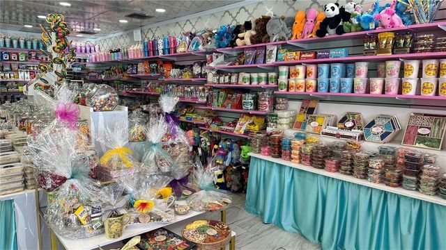 1975 Stirling Rd, Dania Beach, FL 33004