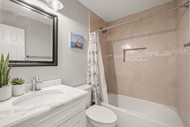 3744 Oak Ridge Cir, Weston, FL 33331