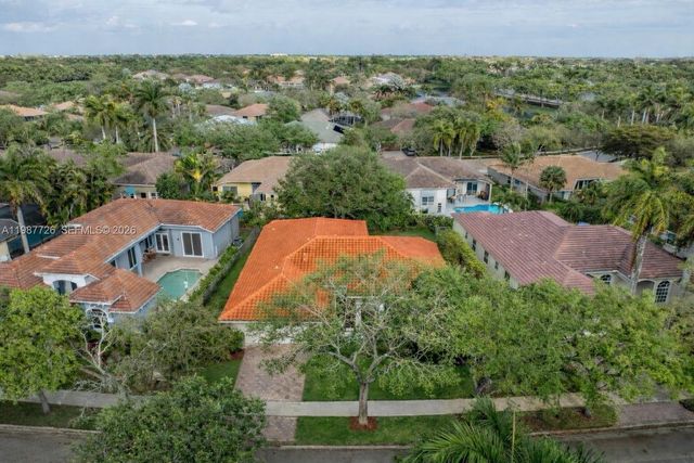 3744 Oak Ridge Cir, Weston, FL 33331