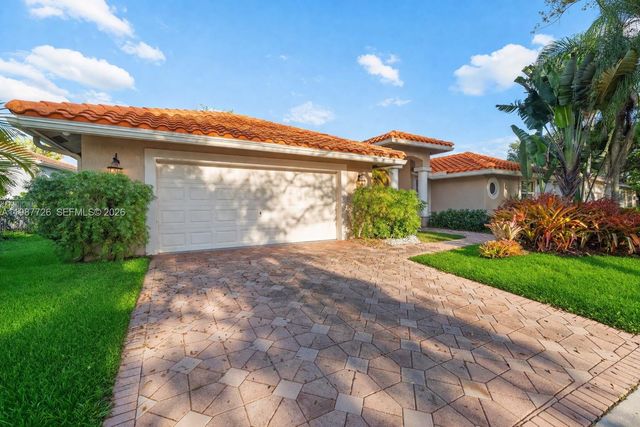 3744 Oak Ridge Cir, Weston, FL 33331