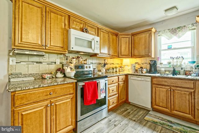 96 HUNTINGTON DR, Southampton, NJ 08088