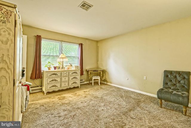 96 HUNTINGTON DR, Southampton, NJ 08088