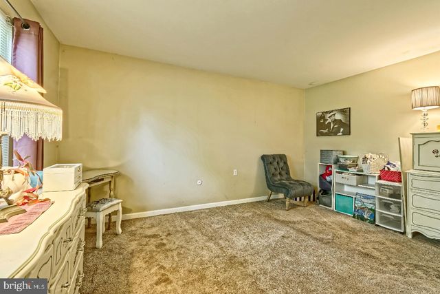 96 HUNTINGTON DR, Southampton, NJ 08088