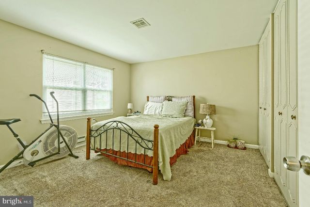 96 HUNTINGTON DR, Southampton, NJ 08088