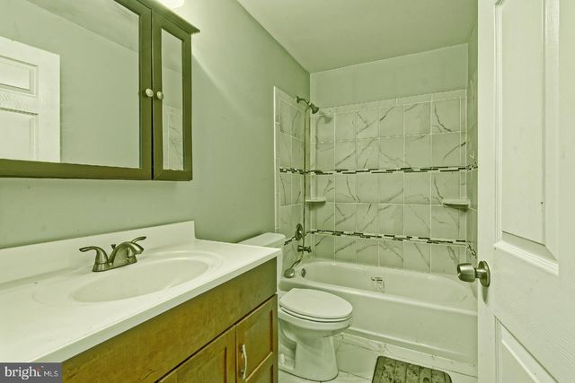 96 HUNTINGTON DR, Southampton, NJ 08088