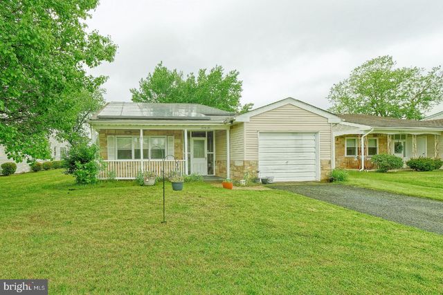 96 HUNTINGTON DR, Southampton, NJ 08088