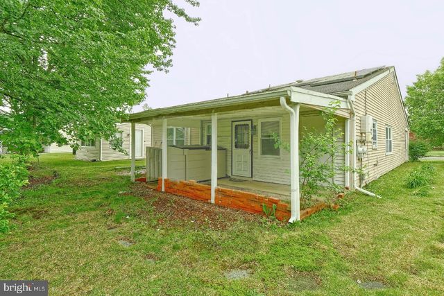 96 HUNTINGTON DR, Southampton, NJ 08088