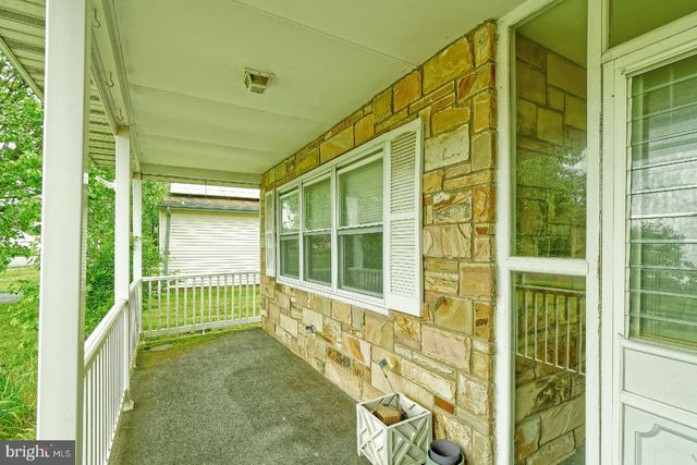 96 HUNTINGTON DR, Southampton, NJ 08088