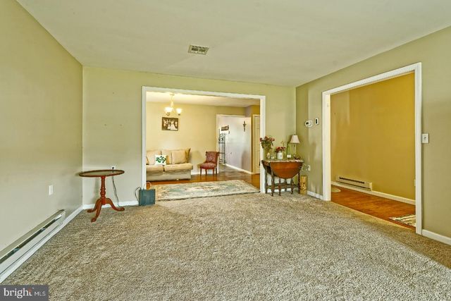 96 HUNTINGTON DR, Southampton, NJ 08088
