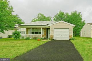 96 HUNTINGTON DR, Southampton, NJ 08088