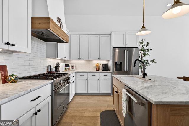 630 Heatherden Avenue, Fayetteville, GA 30214