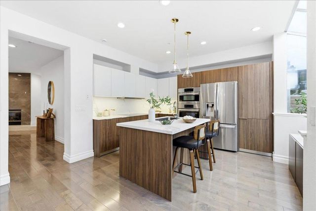 1172 La Rochelle Terrace C, Sunnyvale, CA 94089