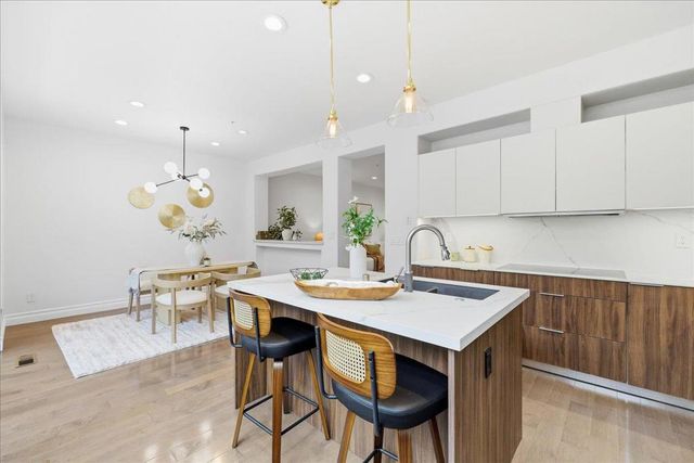 1172 La Rochelle Terrace C, Sunnyvale, CA 94089