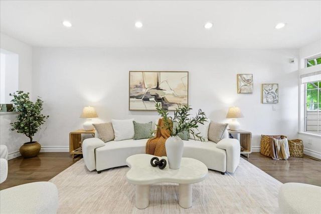 1172 La Rochelle Terrace C, Sunnyvale, CA 94089