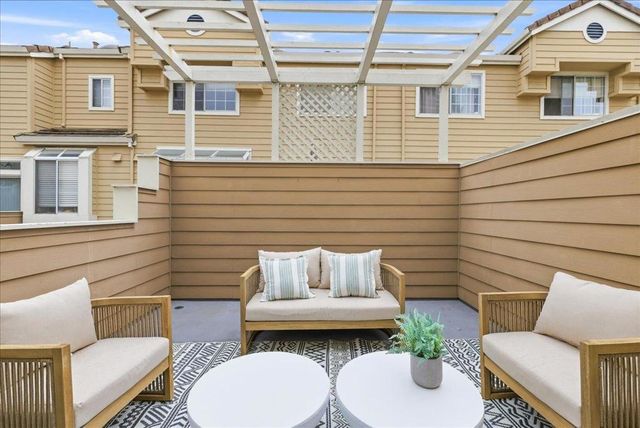 1172 La Rochelle Terrace C, Sunnyvale, CA 94089