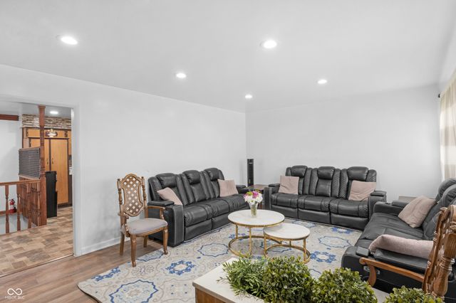 157 E Hill Valley Drive, Indianapolis, IN 46227