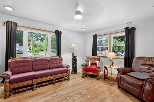 4313 School Road, Madison, WI 53704