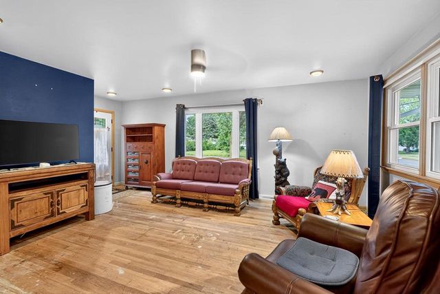 4313 School Road, Madison, WI 53704