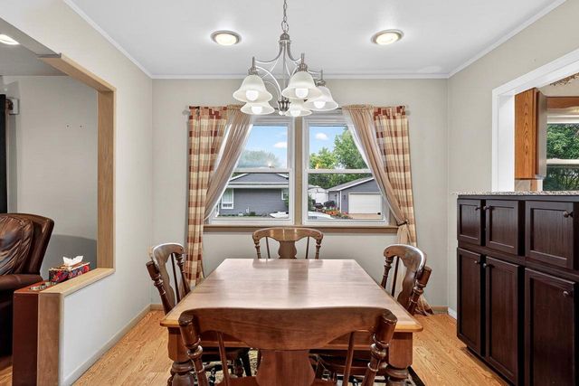 4313 School Road, Madison, WI 53704