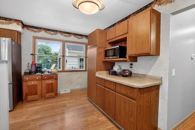 4313 School Road, Madison, WI 53704