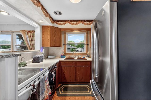 4313 School Road, Madison, WI 53704