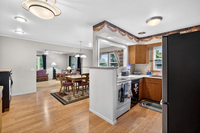 4313 School Road, Madison, WI 53704