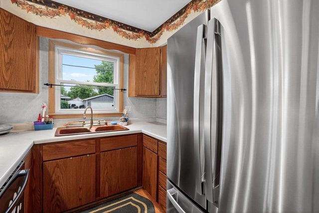 4313 School Road, Madison, WI 53704