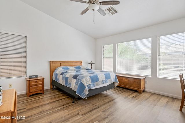 7239 W Silver Sand Drive, Tucson, AZ 85743