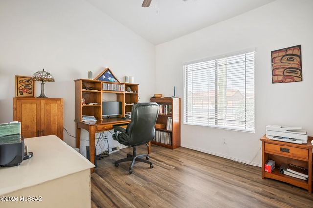 7239 W Silver Sand Drive, Tucson, AZ 85743