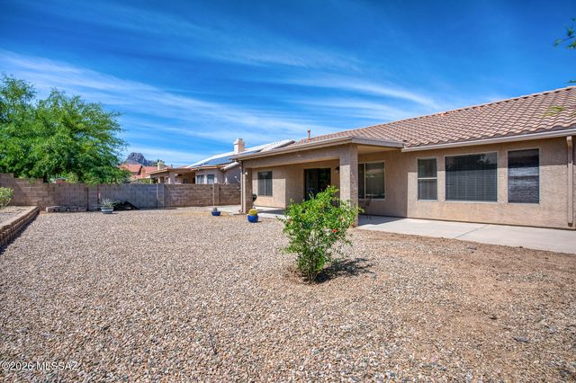 7239 W Silver Sand Drive, Tucson, AZ 85743