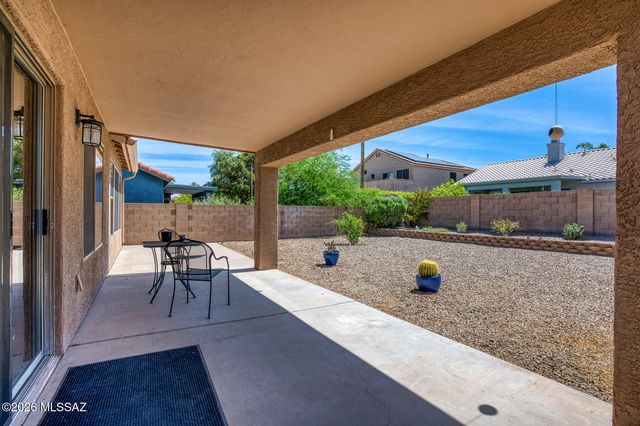 7239 W Silver Sand Drive, Tucson, AZ 85743