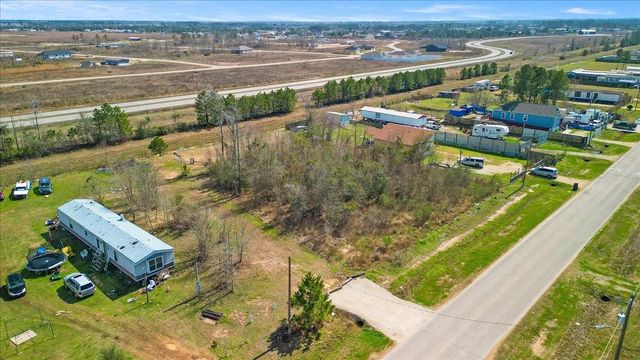 460 County Road 3570, Cleveland, TX 77327