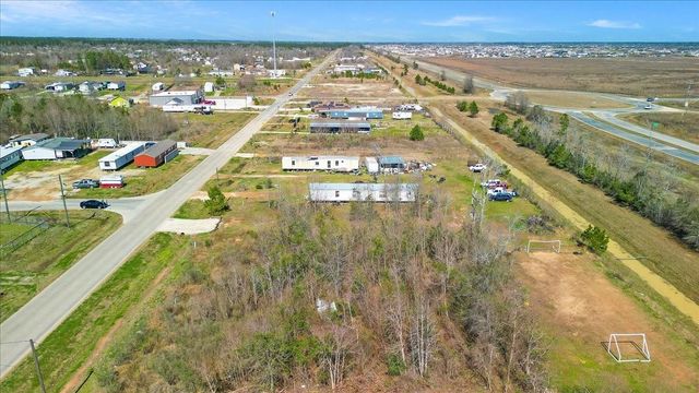 460 County Road 3570, Cleveland, TX 77327