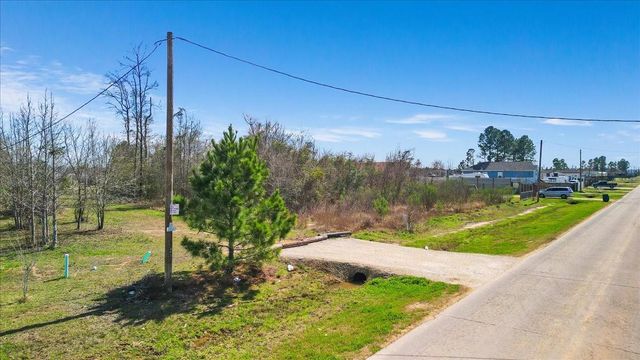 460 County Road 3570, Cleveland, TX 77327