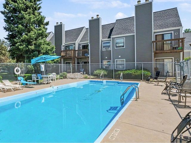 225 E 8th Ave F-F11, Longmont, CO 80504