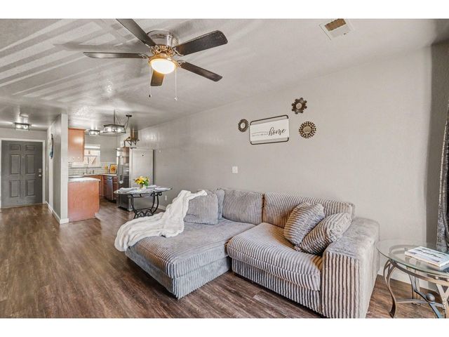225 E 8th Ave F-F11, Longmont, CO 80504