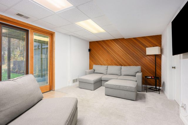 332 Club View Drive, Kalamazoo, MI 49009