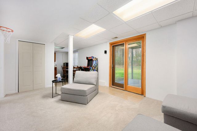 332 Club View Drive, Kalamazoo, MI 49009