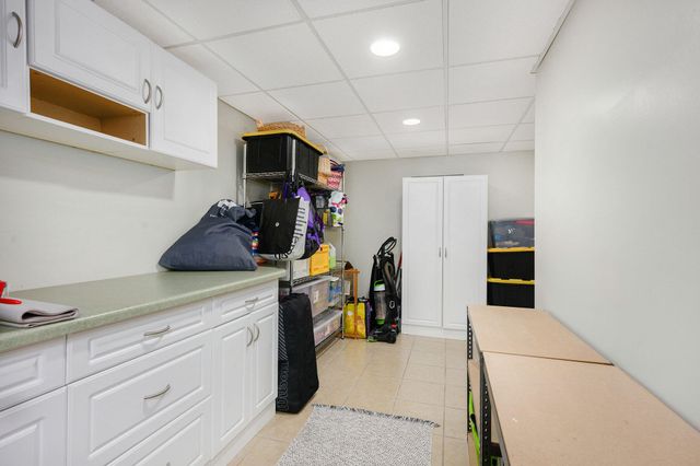 332 Club View Drive, Kalamazoo, MI 49009