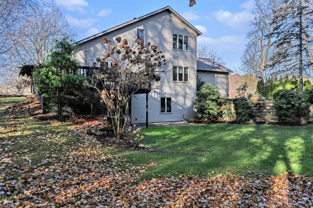 332 Club View Drive, Kalamazoo, MI 49009